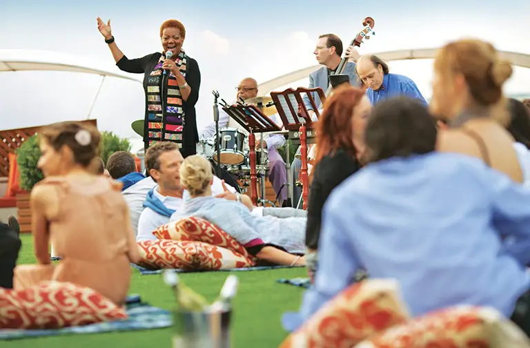 草坪俱樂部 The Lawn Club