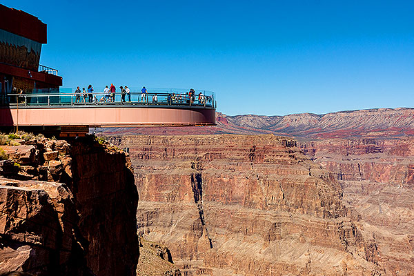 美西FUN暑假》星宇瘋玩雙城.三大主題樂園.峽谷天空步道.經典賭城夜遊9日