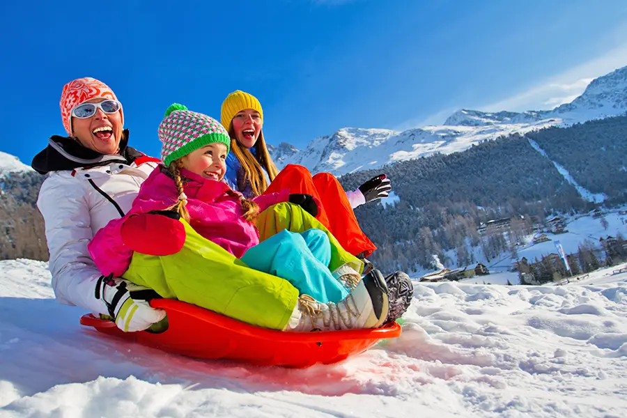 雪盆滑行 雪盆滑行