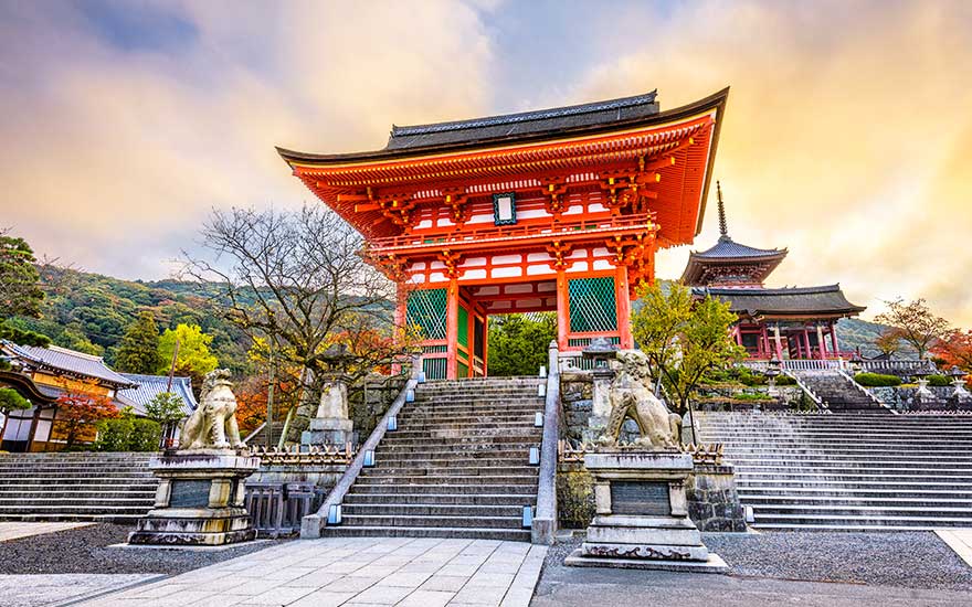 連休關西花月夜》三都京阪神.世界文化遺產.有馬溫泉街.長腳蟹吃到飽5日